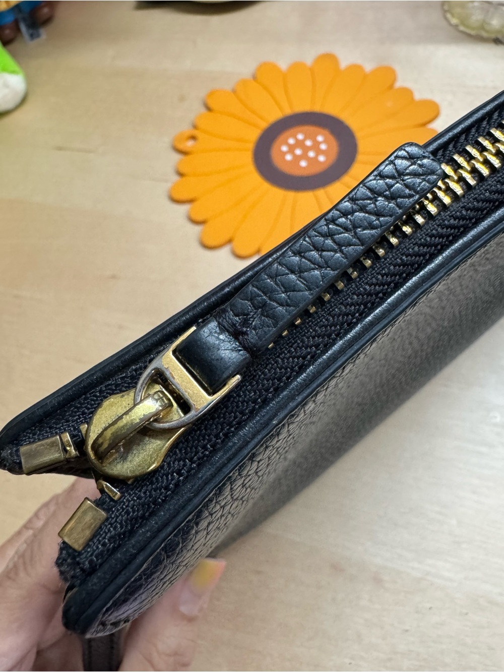 Tory Burch Black Pebbled Leather Logo Crossbody - Picture 13 of 16